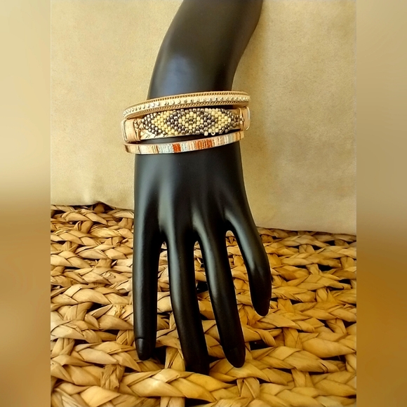 Bracelet Three strand Joined Magnet Navajo Bracelet NWOT - Picture 2 of 14